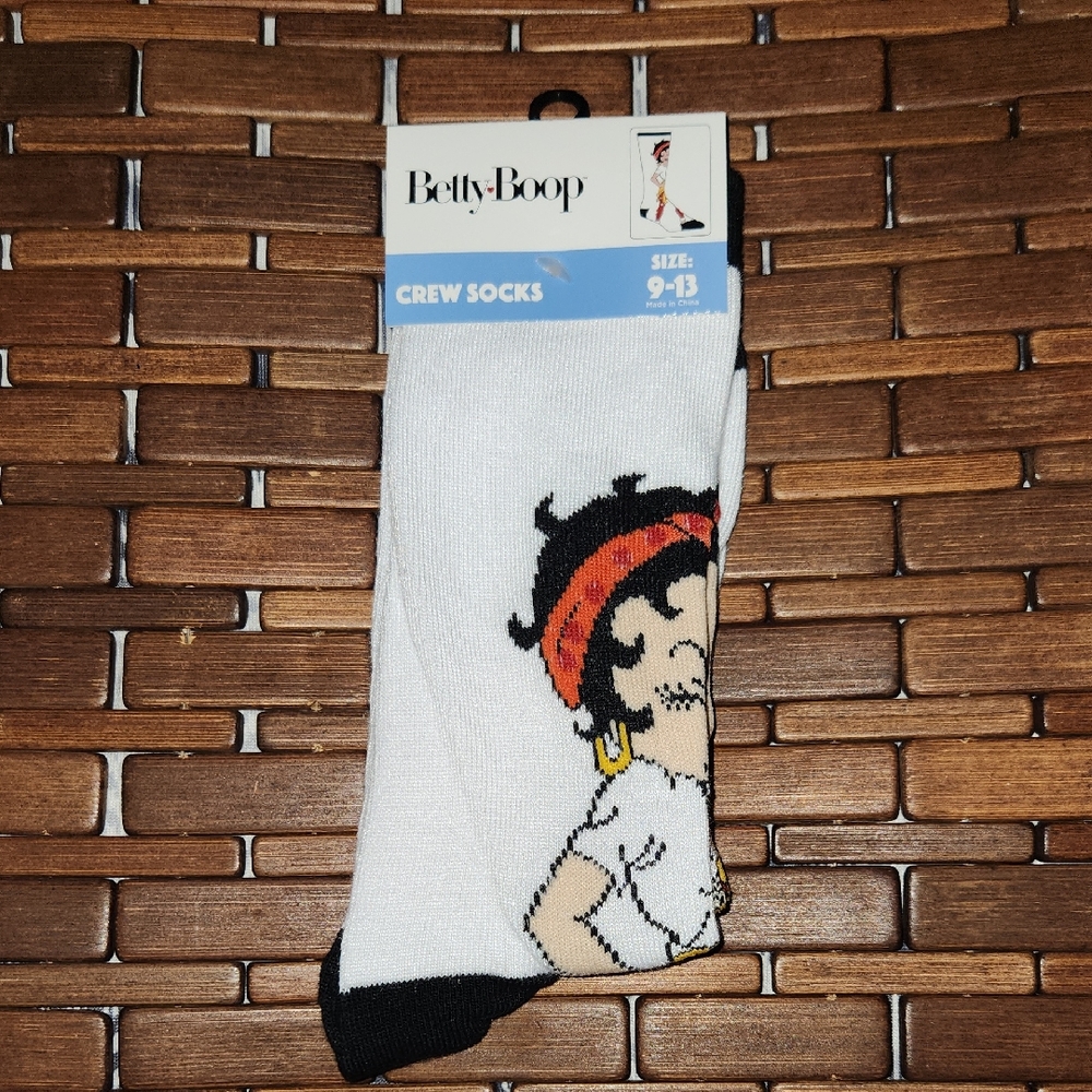 Betty Boop White and Black Crew Socks Size Mens 9-13